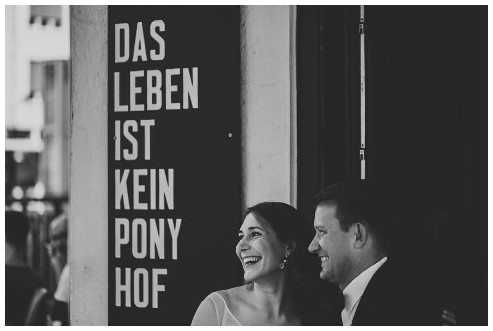 Honeymoon Pictures urbane Hochzeitsfotografie Hochzeit Berlin Soho House House of Weekend Hochzeitsfotos Hochzeitsreportage Hochzeitsbilder Fotodokumentation Paarshooting Rosenthalter Platz