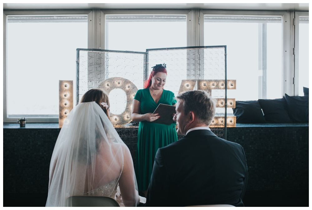 Honeymoon Pictures urbane Hochzeitsfotografie Hochzeit Berlin Soho House House of Weekend Hochzeitsfotos Hochzeitsreportage Hochzeitsbilder Fotodokumentation freie Trauung Industrial Freakin Fine Weddings