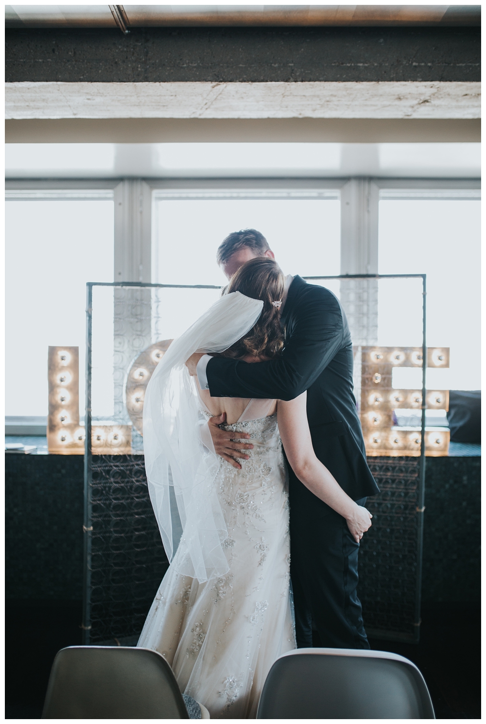 Honeymoon Pictures urbane Hochzeitsfotografie Hochzeit Berlin Soho House House of Weekend Hochzeitsfotos Hochzeitsreportage Hochzeitsbilder Fotodokumentation freie Trauung Industrial Freakin Fine Weddings 