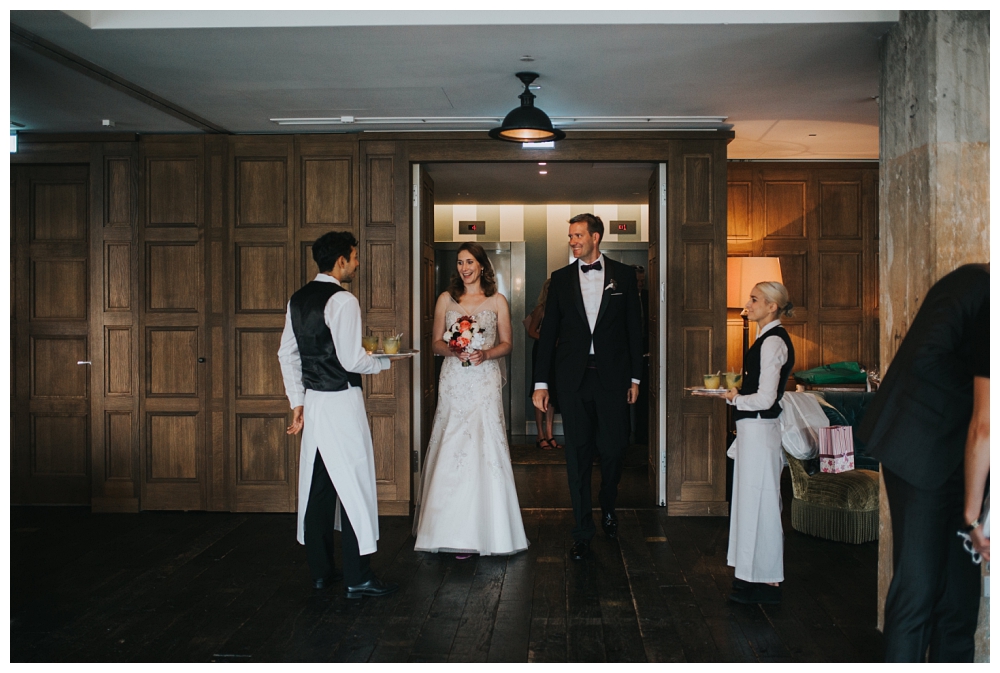 Honeymoon Pictures urbane Hochzeitsfotografie Hochzeit Berlin Soho House House of Weekend Hochzeitsfotos Hochzeitsreportage Hochzeitsbilder Fotodokumentation freie Trauung Industrial 