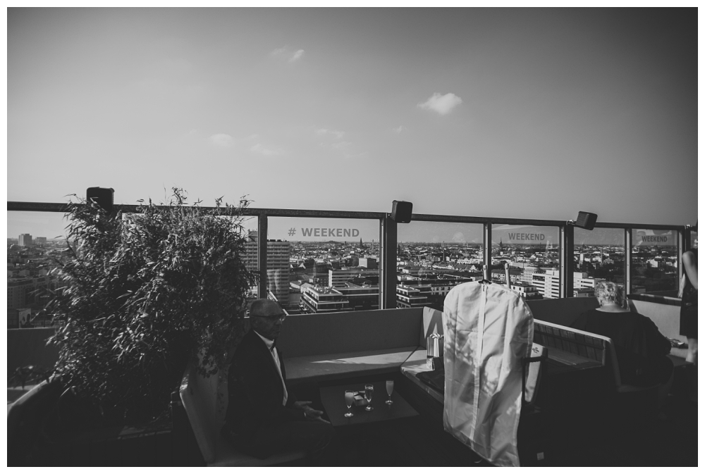 Honeymoon Pictures urbane Hochzeitsfotografie Hochzeit Berlin Soho House House of Weekend Hochzeitsfotos Hochzeitsreportage Hochzeitsbilder Fotodokumentation freie Trauung Industrial 