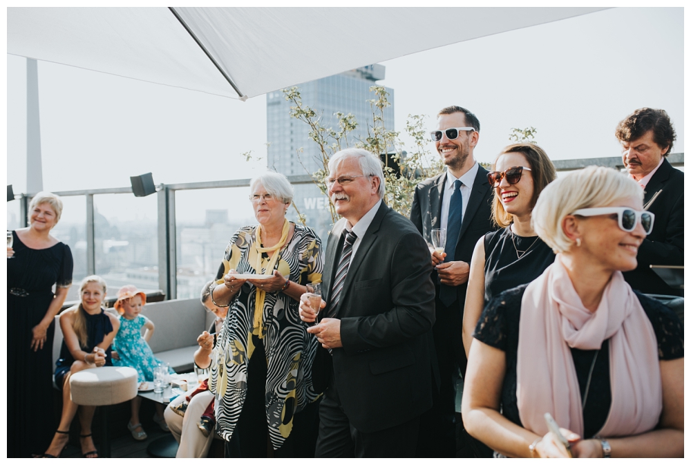 Honeymoon Pictures urbane Hochzeitsfotografie Hochzeit Berlin Soho House House of Weekend Hochzeitsfotos Hochzeitsreportage Hochzeitsbilder Fotodokumentation freie Trauung Industrial 