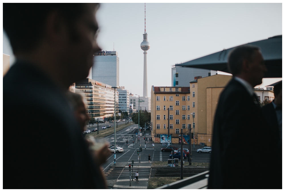 Honeymoon Pictures urbane Hochzeitsfotografie Hochzeit Berlin Soho House House of Weekend Hochzeitsfotos Hochzeitsreportage Hochzeitsbilder Fotodokumentation freie Trauung Industrial 