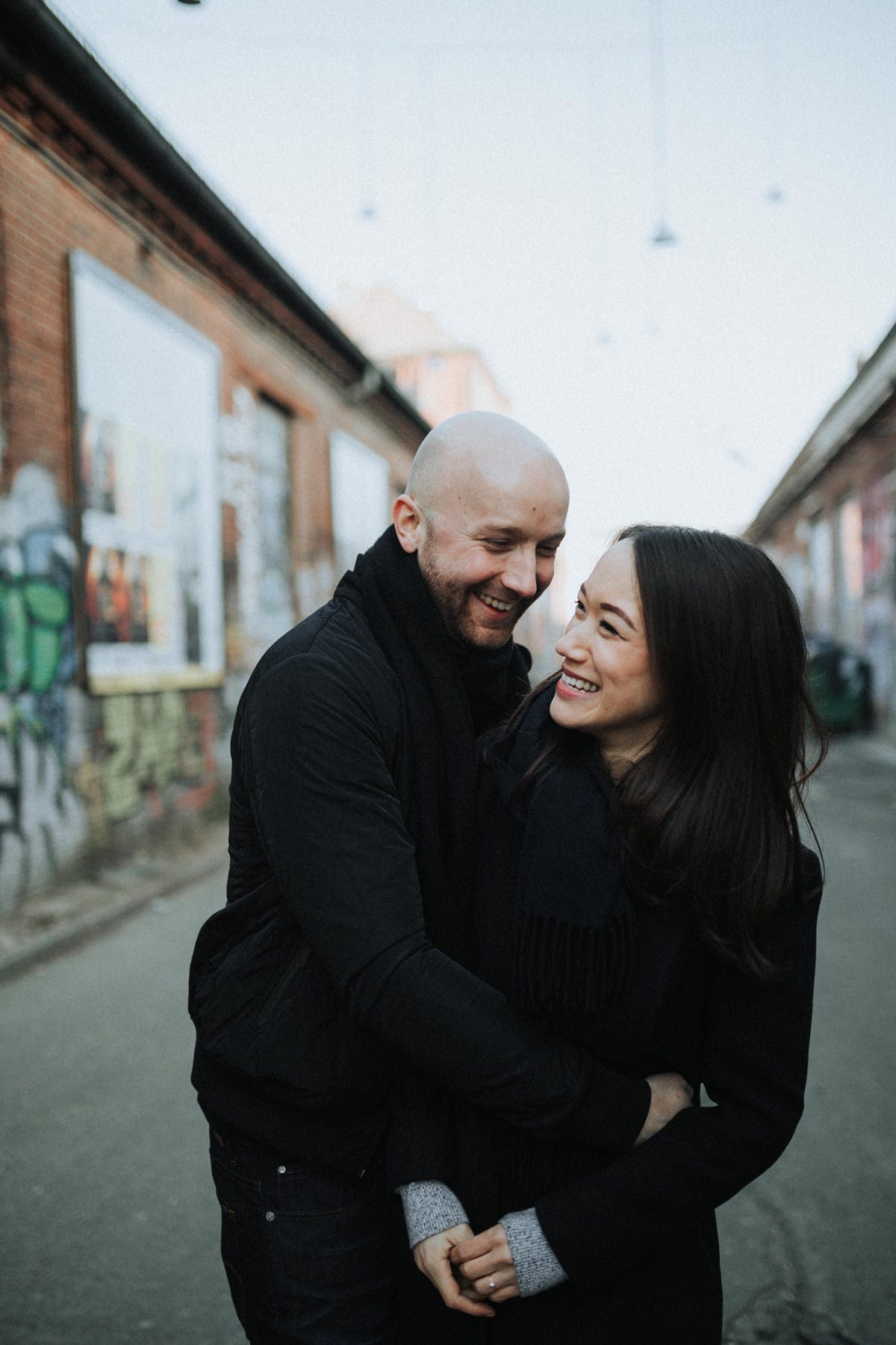 HoneymoonPictures Paarshooting Berlin Kreuzberg Arena Urban Romantisch Paarfotos Brandenburg Potsdam Alternativ Modern