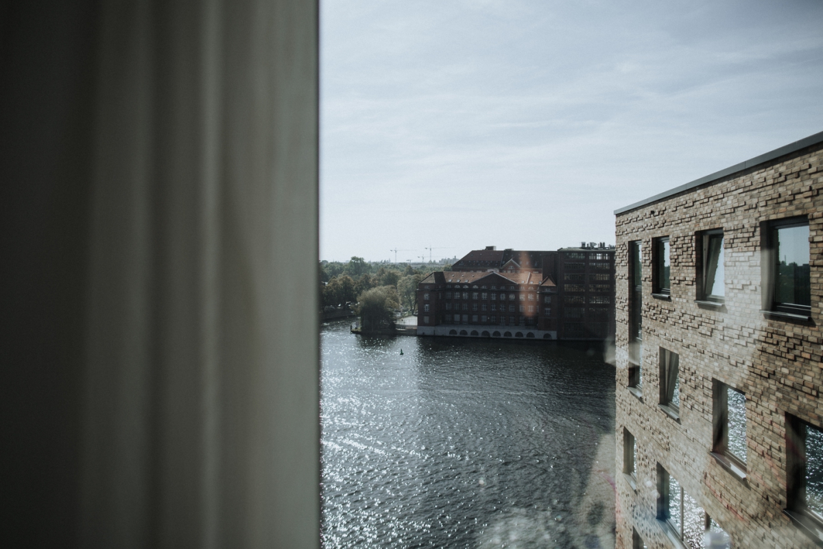 Hochzeit Nhow Hotel Wedding Berlin modern Urban authentisch Hochzeitsreportage Hochzeitsfotograf Berlin