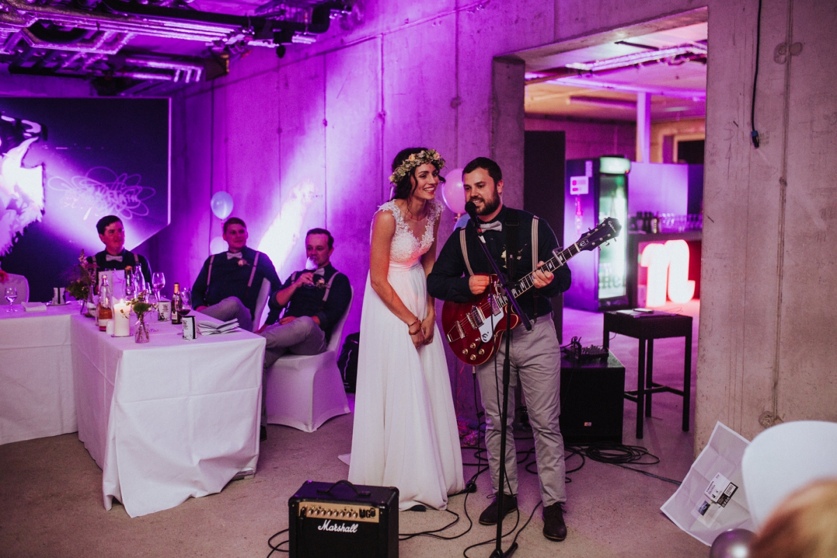 Hochzeitsfotograf Berlin Hochzeitsfotos modern authentisch urban nhow hotel berlin rougerose honeymoonpictures