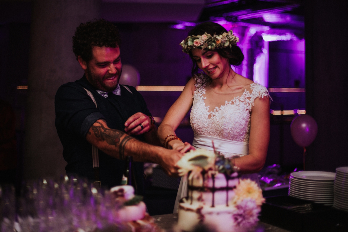 Hochzeitsfotograf Berlin Hochzeitsfotos modern authentisch urban nhow hotel berlin rougerose honeymoonpictures