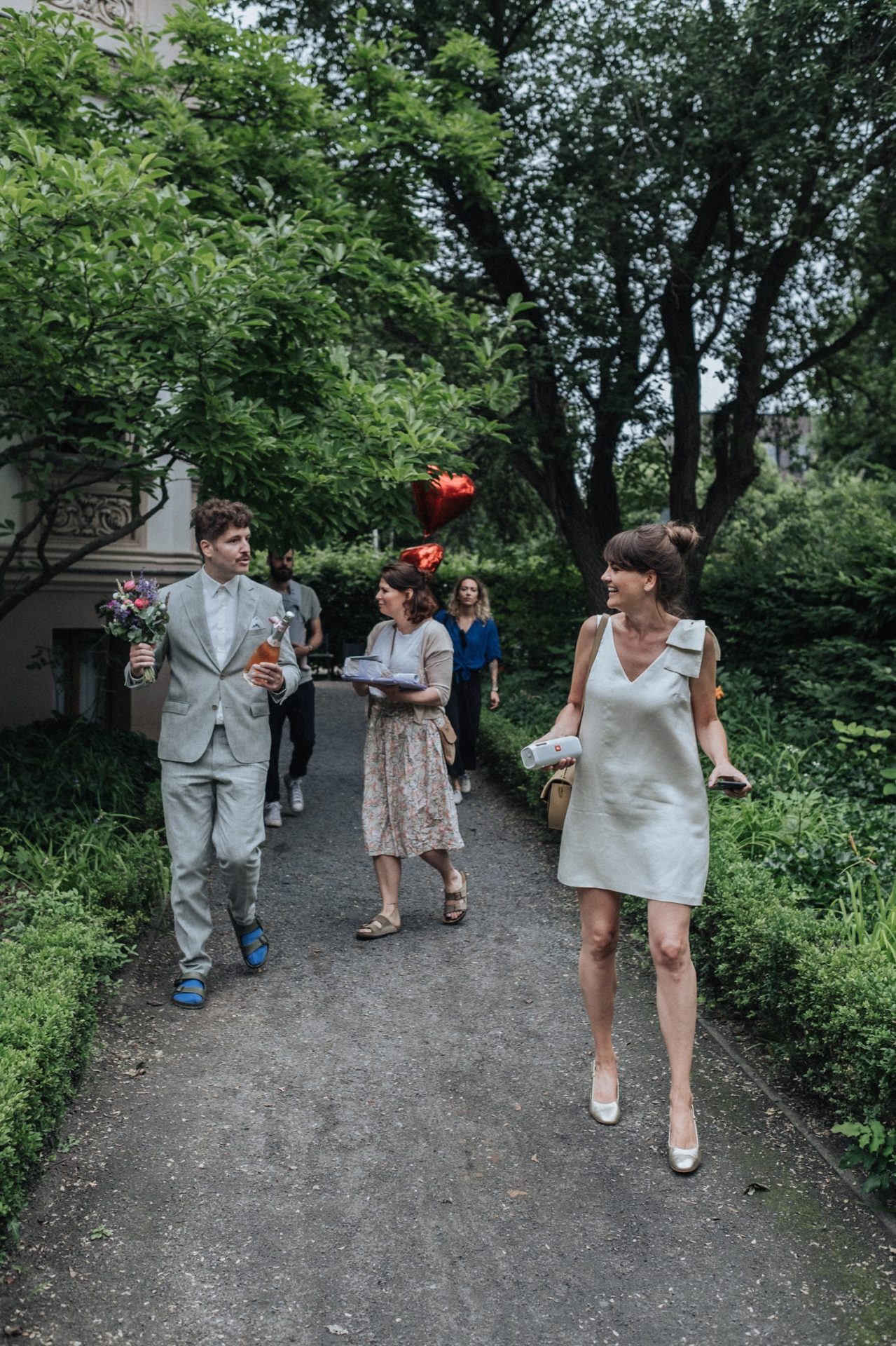 StorieOfUs HochzeitsfotografBerlin VillaKogge Elopement HochzeitsfotografinBerlin modern urban Hochzeitsreportage