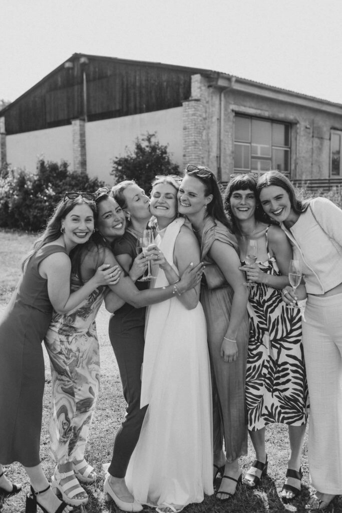 Hochzeit Gutshof Genshagen Hochzeitsfotograf Hochzeitsfotografin Hochzeitsbilder Reportage Hochzeit2024 Sommerhochzeit Weddingphotographer Berlin Modern Bride Wedding